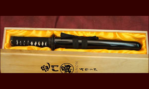 Танто Ryumon Folded Steel Dragon Tanto - Black Saya 